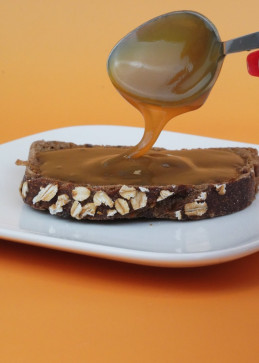 toast with maple caramel