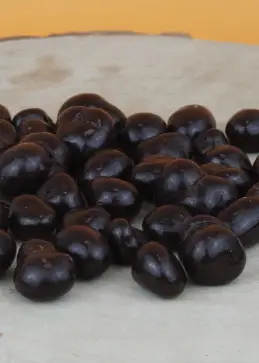 Canneberges enrobées au chocolat