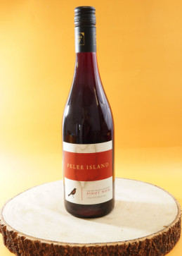 Vino tinto de Canadá - Pinot Noir Pelle Island 2018