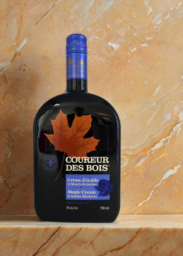 Fles Coureur des Bois ahornsiroop crème met bosbes, Quebec-likeur met ahornsiroop en bosbessen