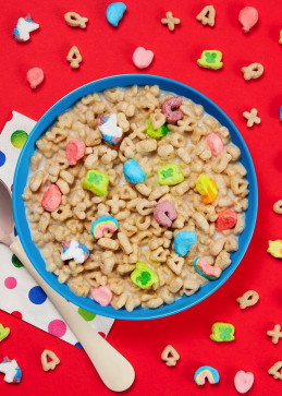 Cereal Lucky Charms con...