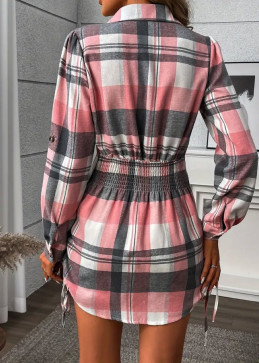 Shirtjurk op model compleet outfit - 360 look elegant hedendaagse damesmode trendy moderne stijl chic
