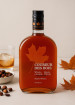 Licor de whisky canadiense Coureur des Bois con sirope de arce