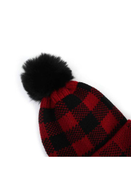 pom-pom hat