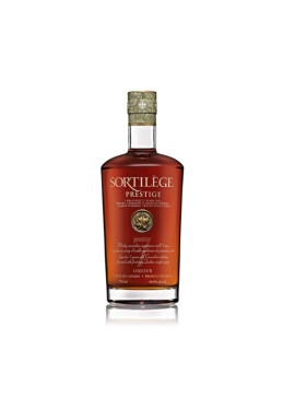 Botella Sortilège Prestige 7 años con jarabe de arce, versión premium del whisky Sortilège