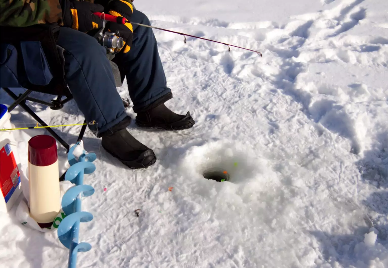 pêcher sous la glace