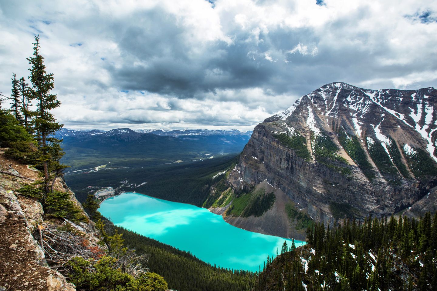 How to Get to Lake Louise, Canada in 2024 - Travel Banff Canada