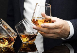 La magia del whisky canadese per le vacanze: scoperta di distillerie emblematiche. meta titolo:
