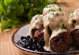 Meatballs with Blueberry Sauce