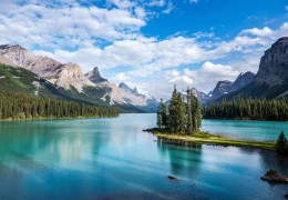 ¿Por qué Canadá es un destino popular para los amantes del aire libre?